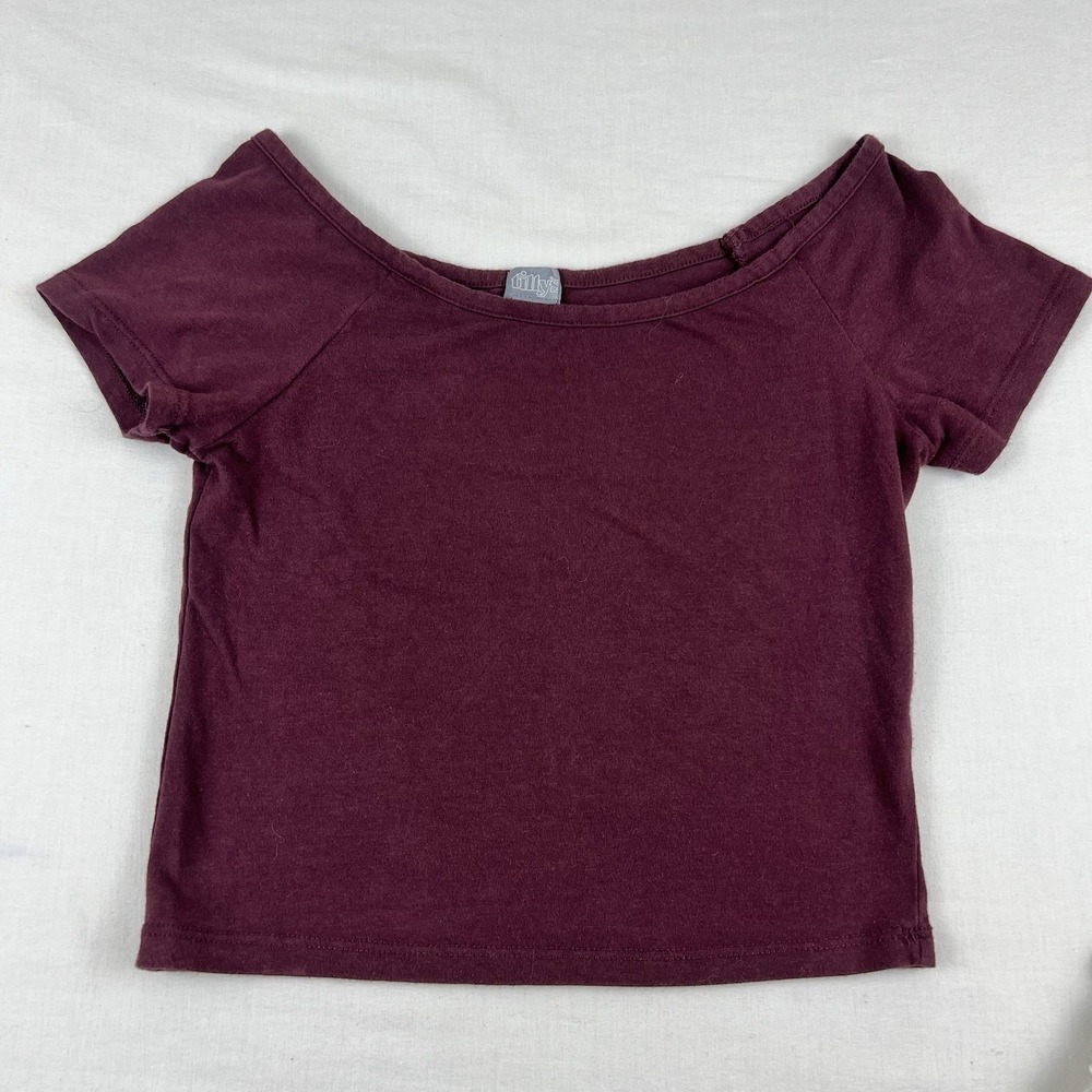 Tilly's Women's Maroon‎ Cropped T-shirt, Size Small